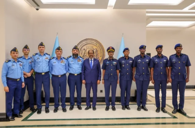 Pakistan Air Force Delegation Visits Mogadishu for Defense Talks