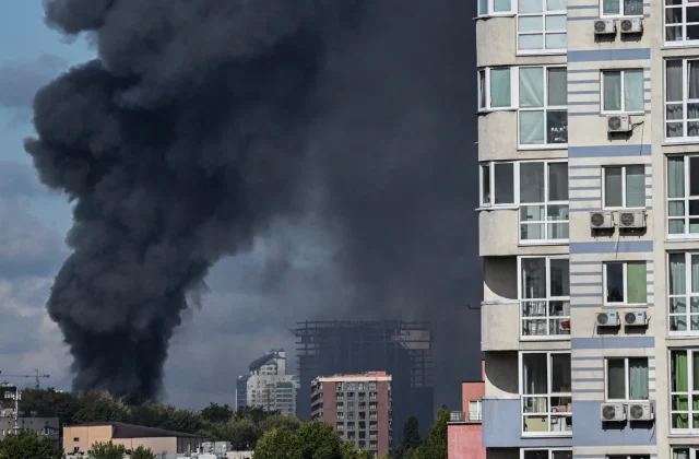 Russia launches drone strikes on Kyiv after Zelensky-Trump talks