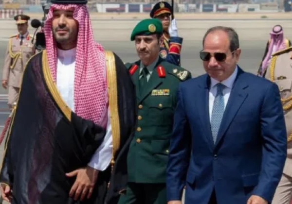 Saudi and Egyptian leaders discuss plan to push Houthis from Bab al-Mandab