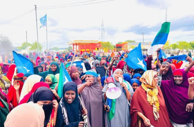 Thousands protest in Jubaland over drone attack in Doolow district