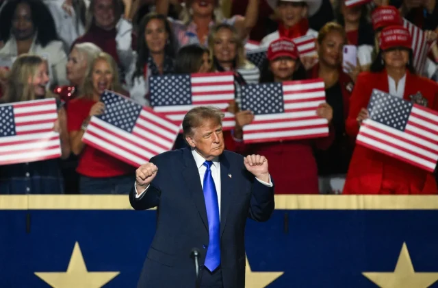 Trump Offers Every American $5,000 if Republicans Win Midterm Elections