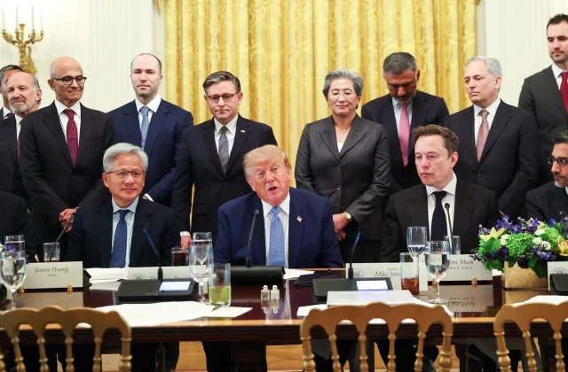 Trump promotes AI industry self-regulation at lunch with technology executives
