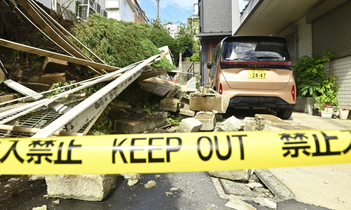 
        
        Typhoon Dujuan leaves at least four dead in Japan, 45,000 homes without power
    
