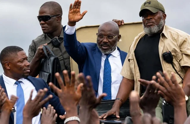 Weah’s Visit to Jailed Ex-Vice President Draws Large Crowd in Liberia