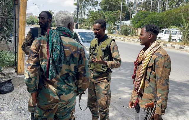 Ethiopian Troops Enter Town on Eritrea Border, Raising Fears of War