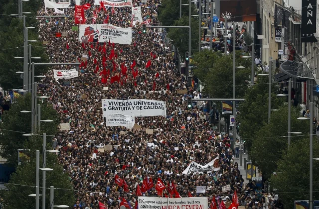 Huge protests erupt across Spain after housing measures are defeated