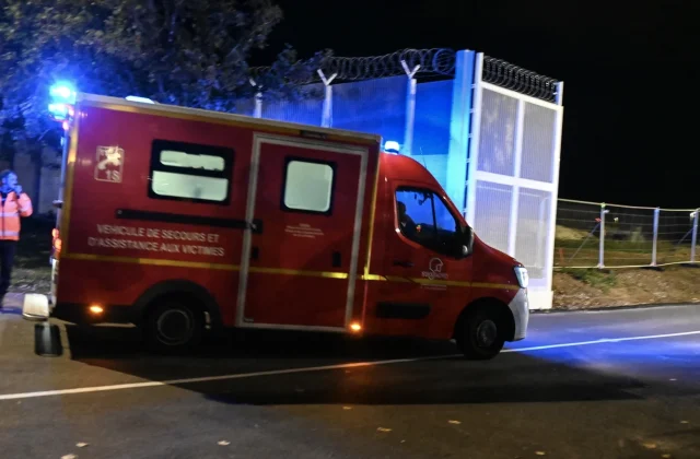 Nineteen people injured after bus collides with Eurotunnel train