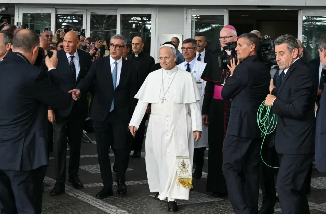Pope Leo Returns to Vatican After Undergoing Lung Cancer Surgery