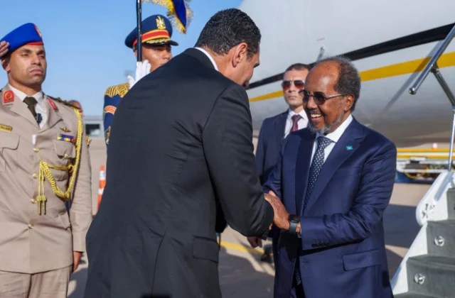 Somali President Arrives in Egypt for Africa Economic Forum