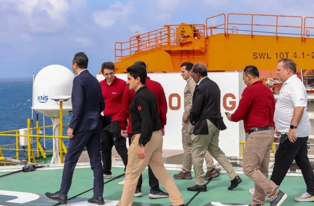 Somalia’s Hassan Sheikh Visits Turkish Vessel in Move Seen as Public Diversion