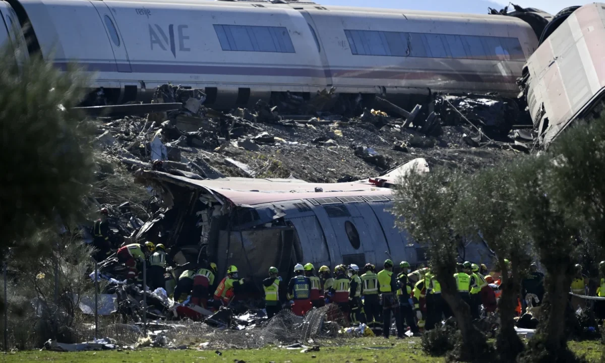 
        
        Spain begins three days of mourning after 68 killed in train collision
    