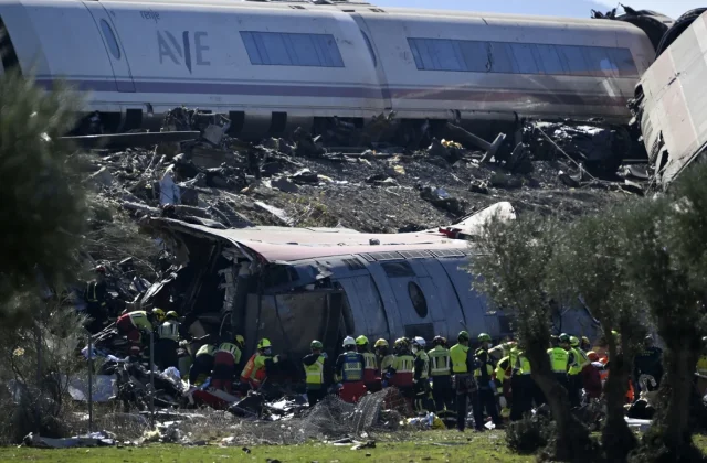 Spain begins three days of mourning after train collision kills 68