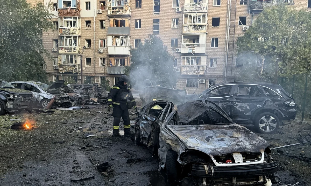 
        
        US leads fresh Ukraine peace talks as attacks continue
    