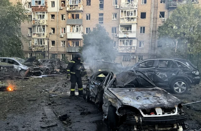 US Leads New Ukraine Peace Talks as Attacks Continue